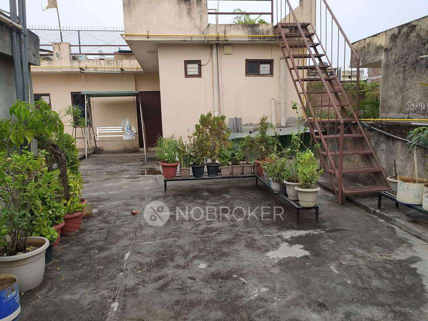 4 BHK Flat For Sale  In Govindpuri