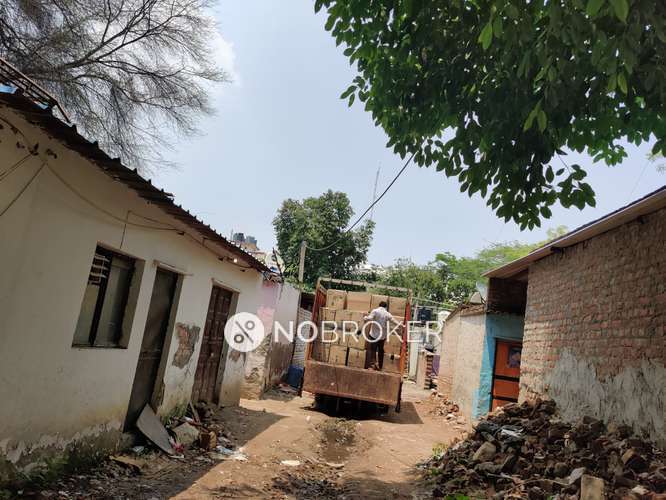 Godown/Warehouse in Vasant Kunj, Delhi for Rent 