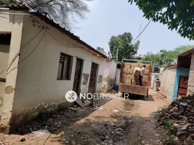 Godown/Warehouse in Vasant Kunj, Delhi for Rent 