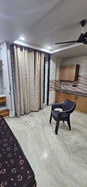 2 BHK Flat In Stand Alone Aparment  for Rent  In Shalimar Bagh