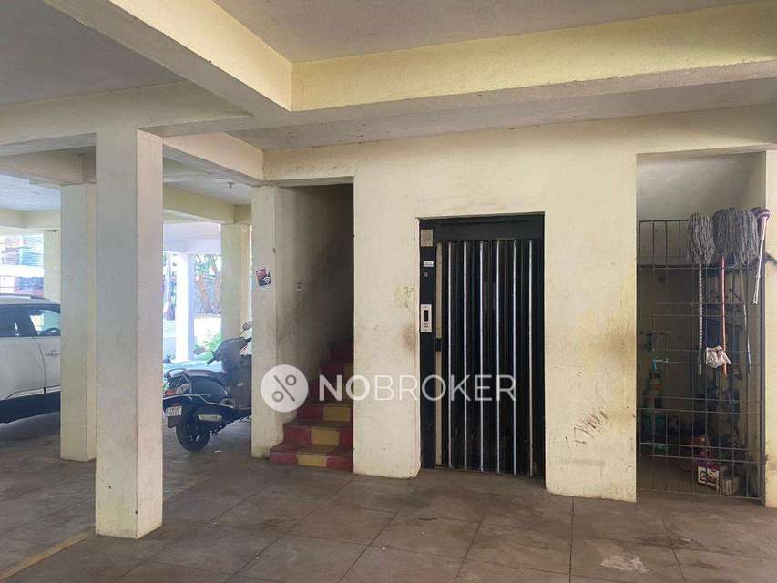 2 BHK Flat In Emerald Block For Sale  In Pallikaranai