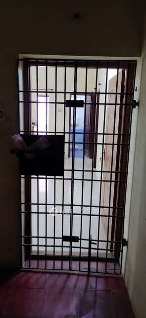 2 BHK Flat In Emerald Block For Sale  In Pallikaranai