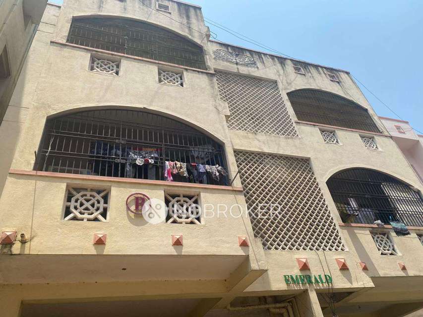 2 BHK Flat In Emerald Block For Sale  In Pallikaranai