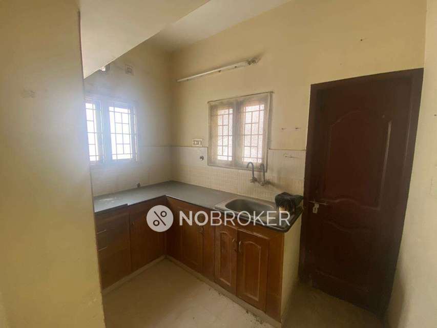 2 BHK Flat In Emerald Block For Sale  In Pallikaranai