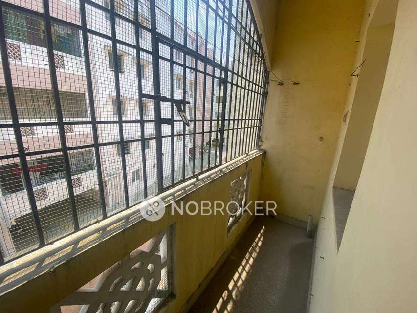 2 BHK Flat In Emerald Block For Sale  In Pallikaranai