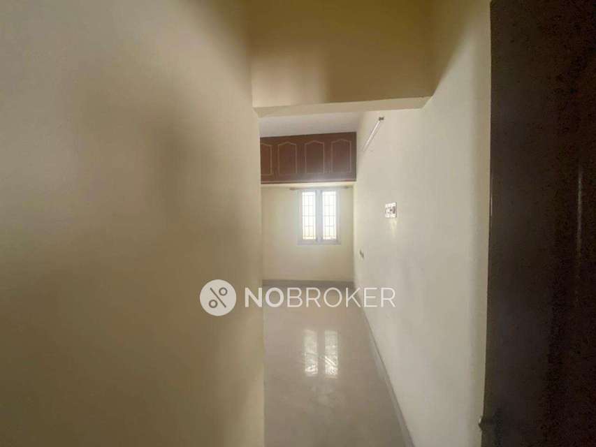 2 BHK Flat In Emerald Block For Sale  In Pallikaranai