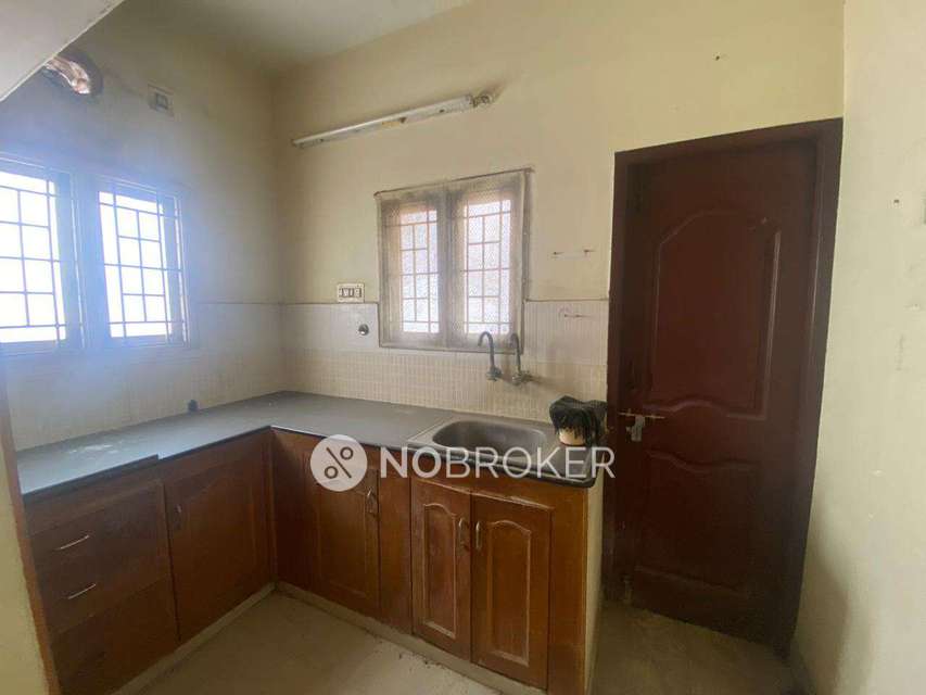 2 BHK Flat In Emerald Block For Sale  In Pallikaranai