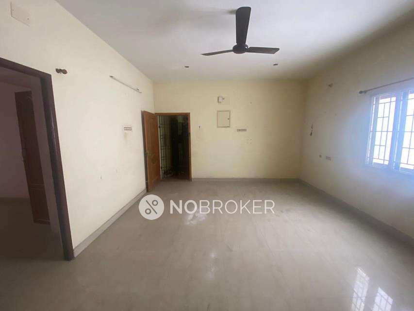 2 BHK Flat In Emerald Block For Sale  In Pallikaranai