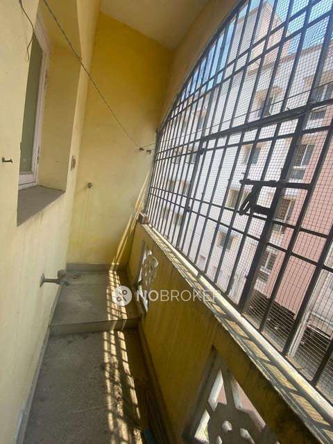 2 BHK Flat In Emerald Block For Sale  In Pallikaranai