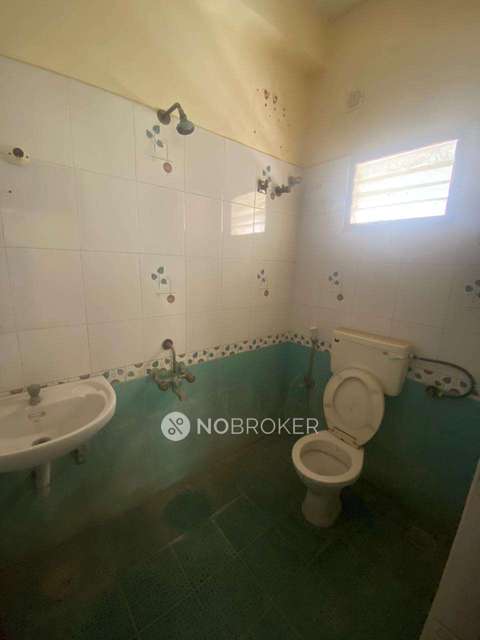 2 BHK Flat In Emerald Block For Sale  In Pallikaranai