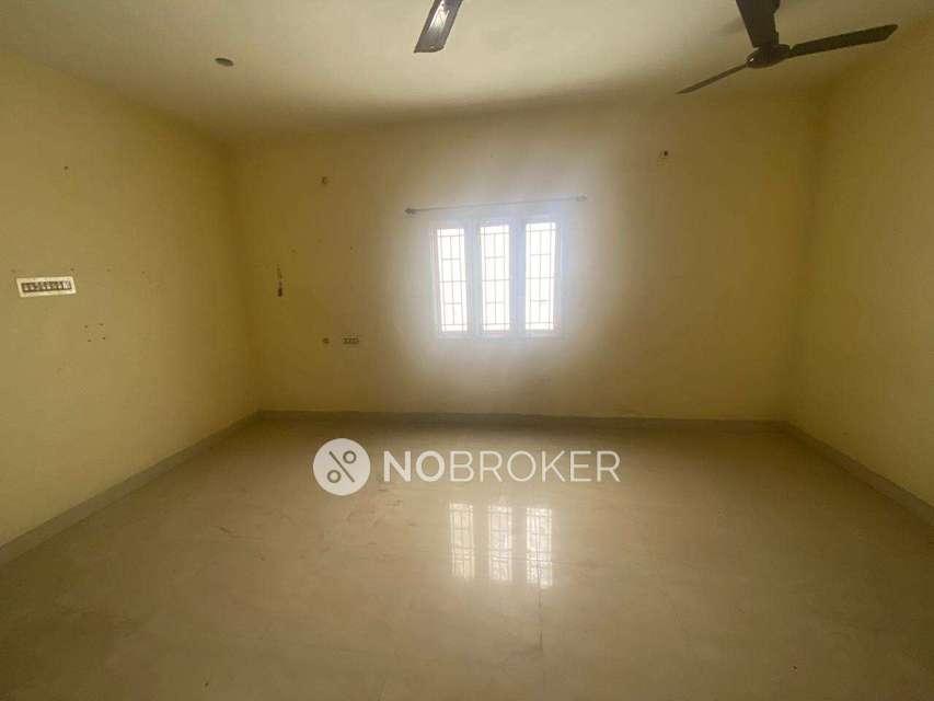 2 BHK Flat In Emerald Block For Sale  In Pallikaranai