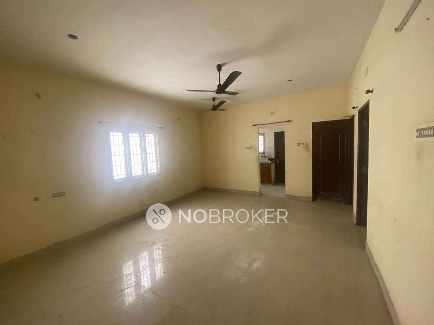 2 BHK Flat In Emerald Block For Sale  In Pallikaranai