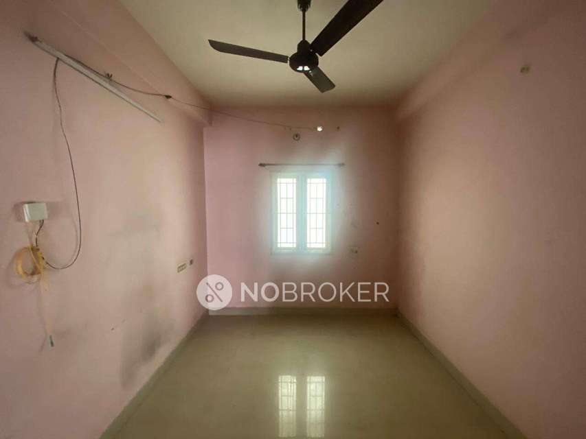 2 BHK Flat In Emerald Block For Sale  In Pallikaranai