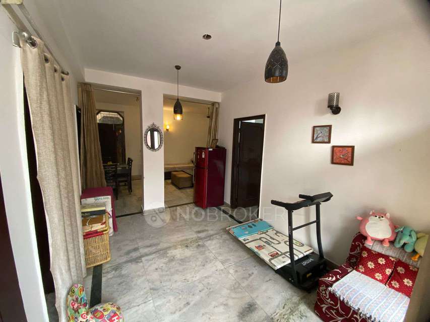 2 BHK Flat In Laxmi Complex For Sale  In Kotla Mubarakpur, South Extension Part 1