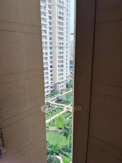 3 BHK Flat In Purvanchal Royal City For Sale  In Chi V,