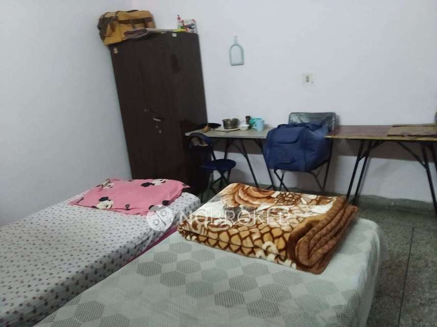 PG for Girls in Janakpuri 