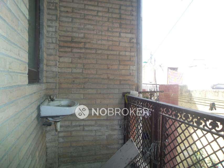 2 BHK Flat For Sale  In West Vinod Nagar