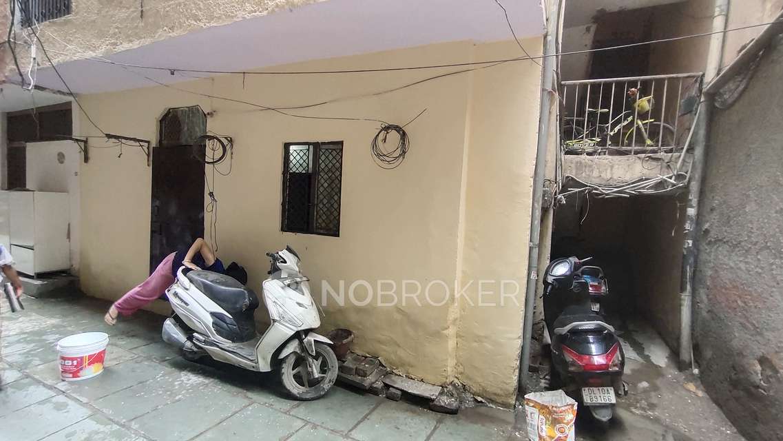 1 BHK Flat In Dda Janta Flat, Raghu For Sale  In Raghubir Nagar