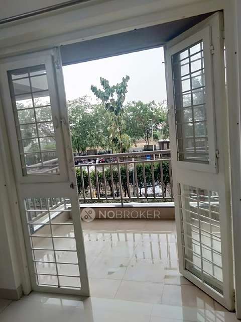 1 BHK Flat In Grand Bay  B2 Chs for Rent  In Hadapsar