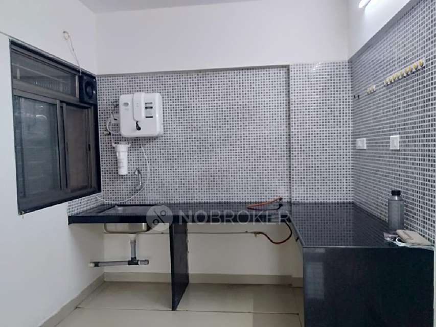 1 BHK Flat In Grand Bay  B2 Chs for Rent  In Hadapsar