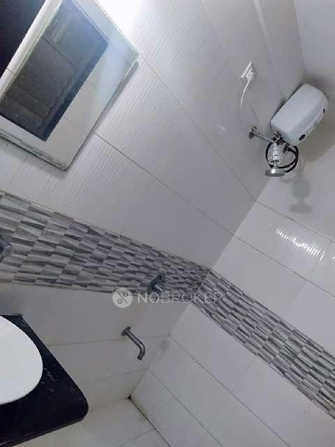 1 BHK Flat In Grand Bay  B2 Chs for Rent  In Hadapsar