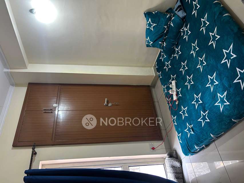 Single Room for Male In 2 BHK  In Panchsheel Greens In Sector 16 B