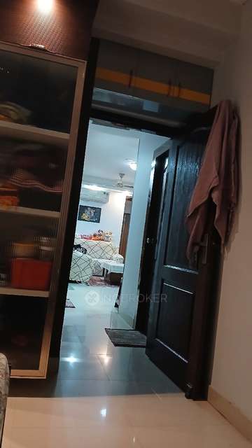 Single Room for Male In 2 BHK  In Vvip Homes In Sector 16c