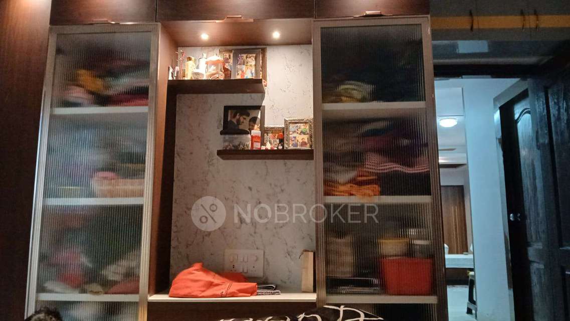 Single Room for Male In 2 BHK  In Vvip Homes In Sector 16c