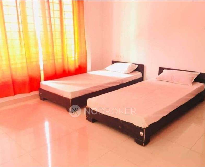 Single Room for Female In 3 BHK  In Amanora Victory Towers, Hadapsar In Hadapsar