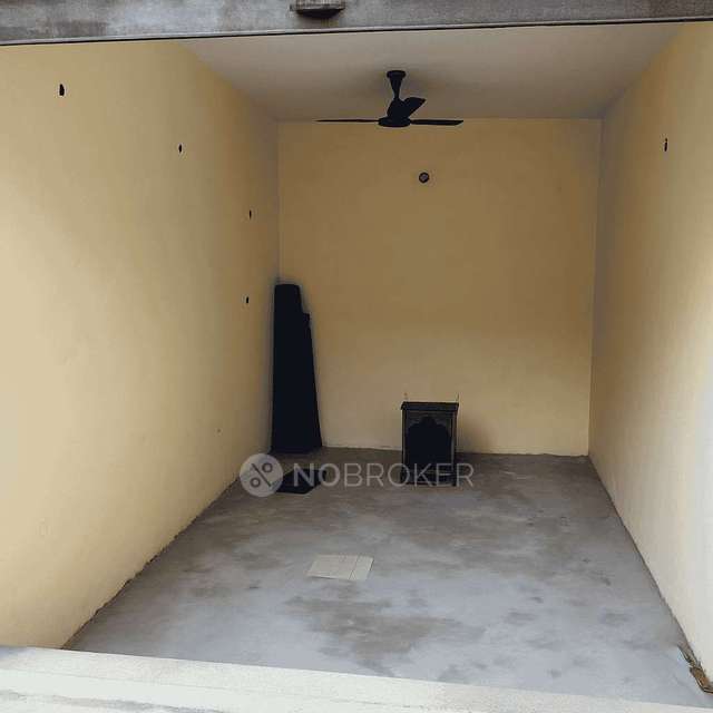 Shop in  Sector 20, Faridabad for Rent 