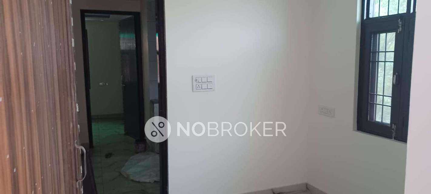 4+ BHK Flat for Rent  In Sector 17, Rohini