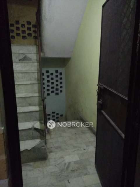 1 BHK Flat For Sale  In Laxmi Nagar