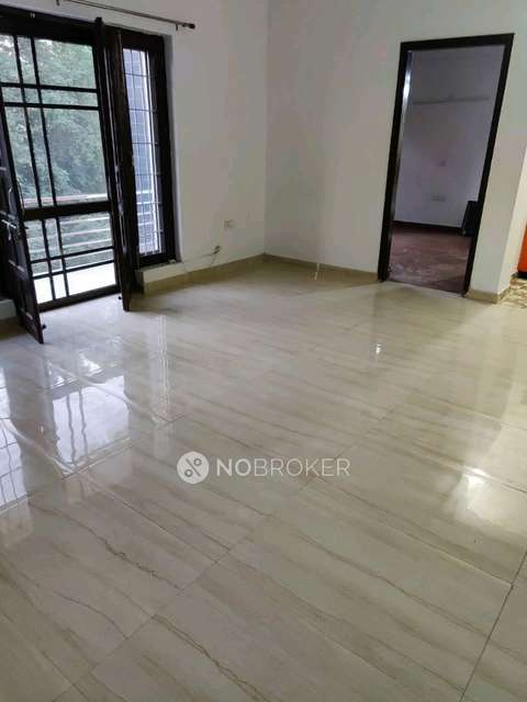 1 BHK Flat In Standalone Building  for Rent  In Sector 56