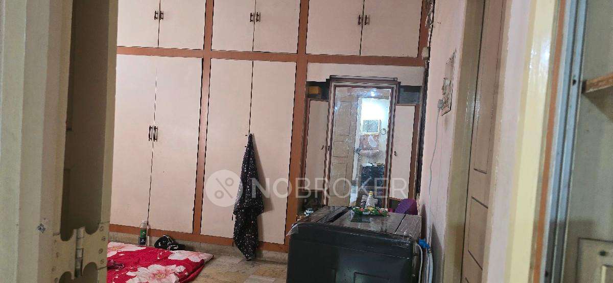 Shared Room for Female In 1 BHK  In Hanuman Temple Road