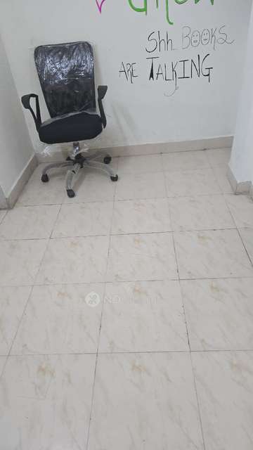 Office Space in Kandivali West, Mumbai for Rent