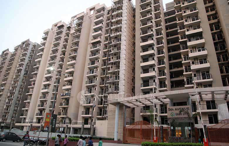 Single Room for Male In 3 BHK  In Gaur City 1 Road