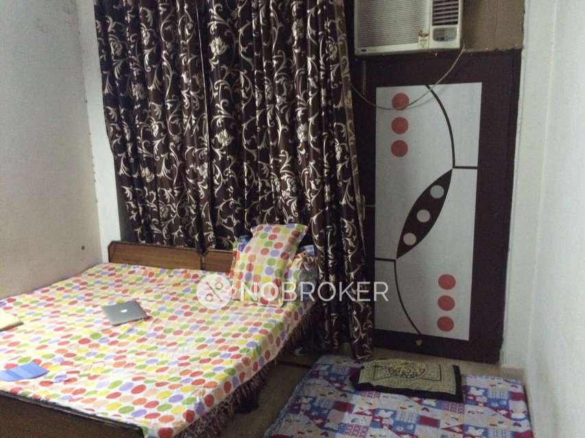 1 RK House for Rent  In Sector 43
