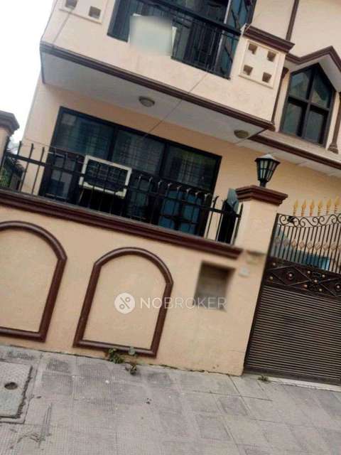 1 BHK Flat for Rent  In Sector 38