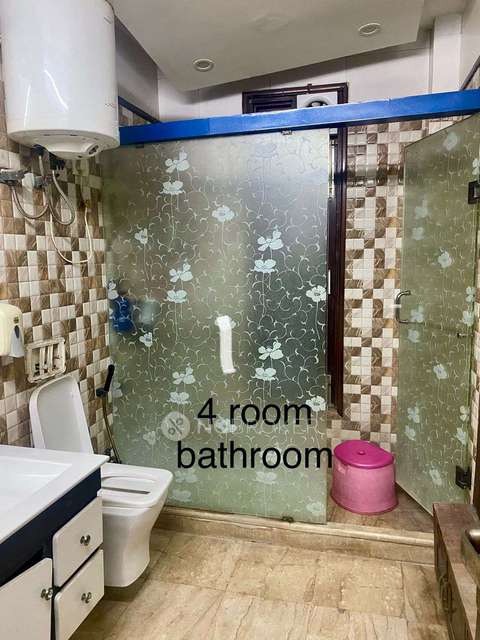 4+ BHK Flat In Standalone Building  For Sale  In Vivek Vihar