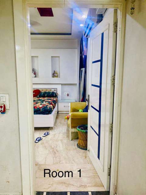 4+ BHK Flat In Standalone Building  For Sale  In Vivek Vihar