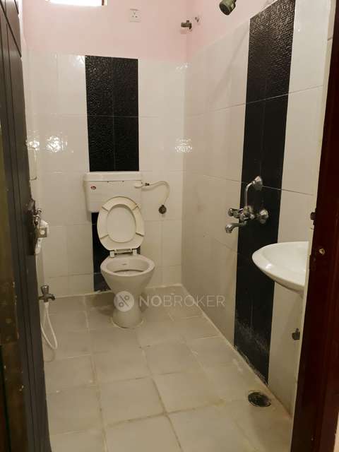 2 BHK Flat In Hillside Homes, Ias Colony For Sale  In Toli Chowki