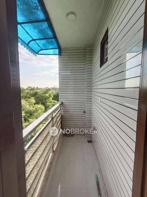 1 BHK Flat In Shree Krishna Apartment For Sale  In Dwarka