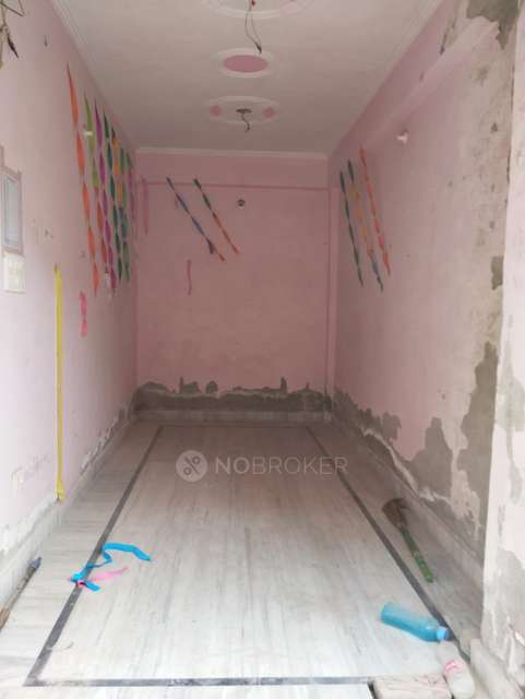 Shop in Mohan Garden, Delhi for sale 