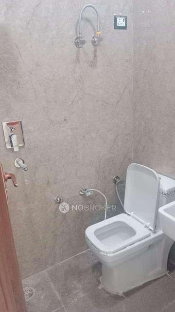 2 BHK Flat In Standalone Building  For Sale  In Razapur Khurd