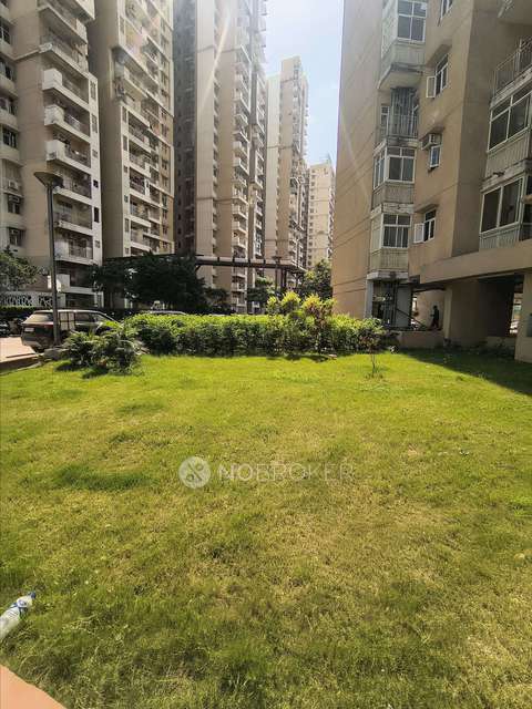 2 BHK Flat In Mahagun Maverick For Sale  In Noida Ext Sector 16c