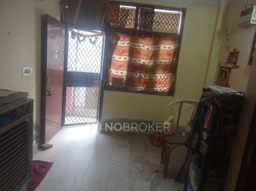 1 BHK Flat In Ashram For Sale  In Hari Nagar Ashram
