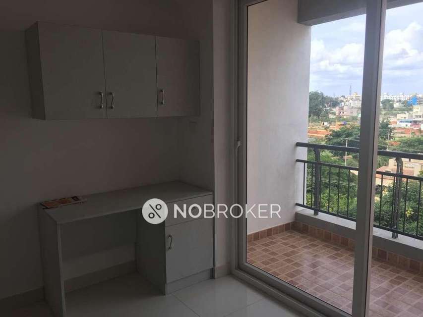 2 BHK Flat In R And S Apartment For Sale  In Thanisandra