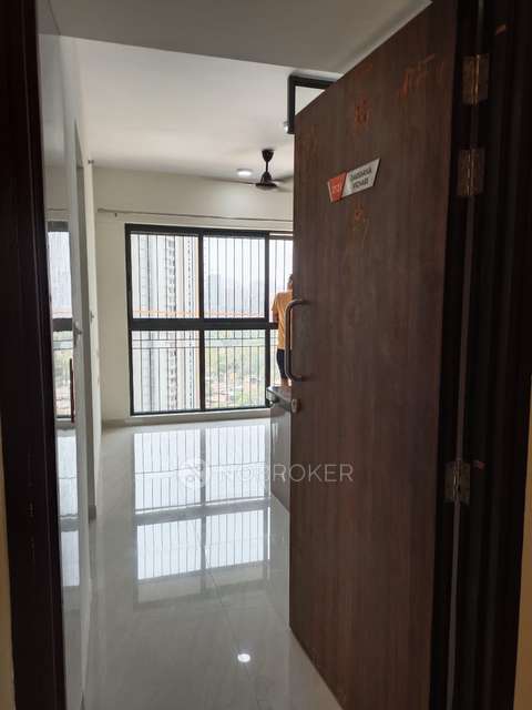 1 BHK Flat In Lodha Crown  For Sale  In Majiwada
