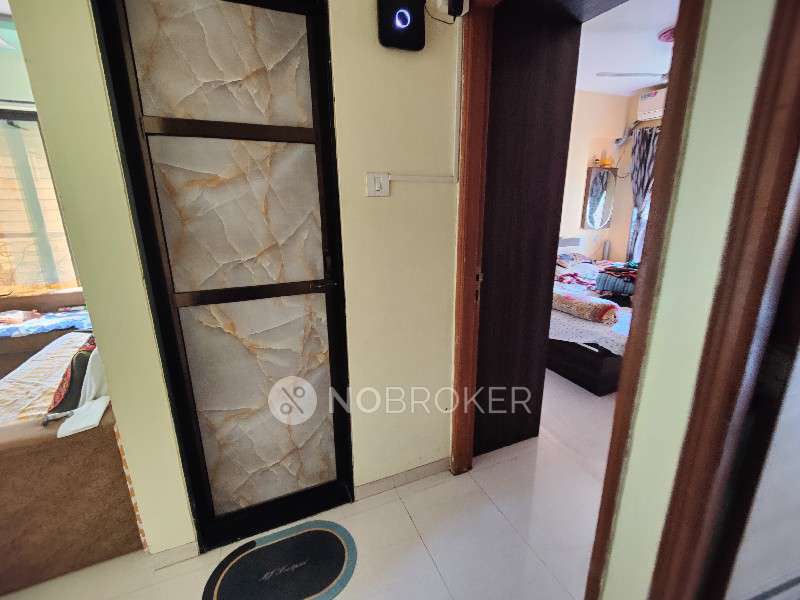 2 BHK Flat In Raj Kamal For Sale  In Kandivali West