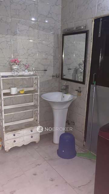 4+ BHK Flat In Builder Floor For Sale  In Model Town